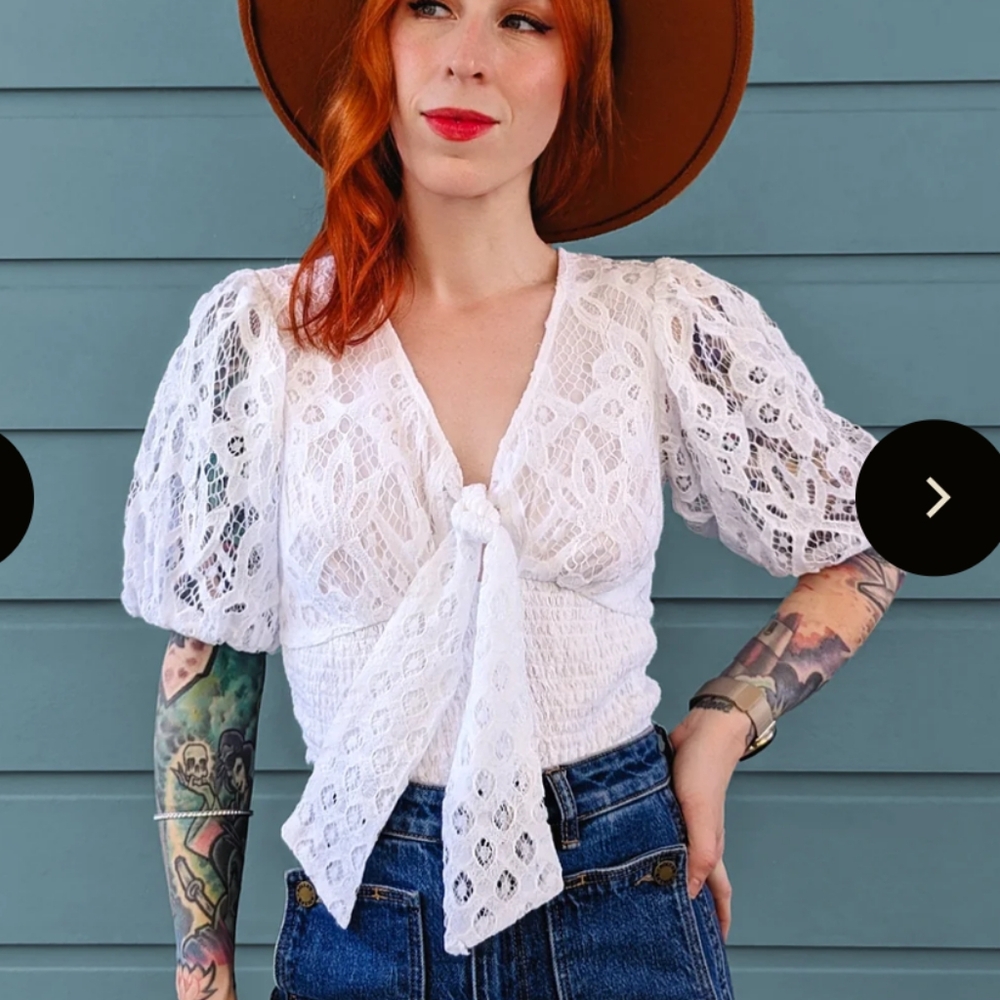 Band Of The Free White Lace Tie-Front Top NWT Crop Top Lace Small - Picture 3 of 10